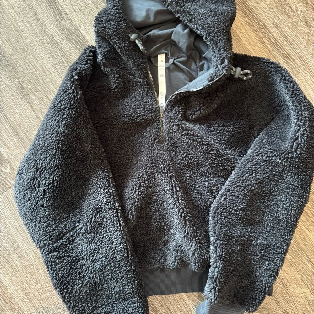 Lululemon Black Teddy Jacket with Hood and Relaxed Fit - Picture 5 of 5